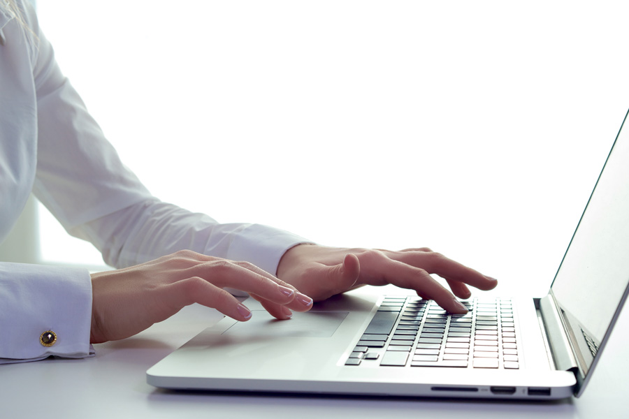 上海職務(wù)犯罪律師視角:江西一看守所“95后”輔警主動投案的法律思考