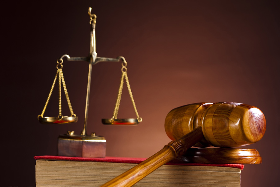 上海職務(wù)犯罪律師視角:70歲女廳官艾書琴被開除黨籍事件的法律與道德審視