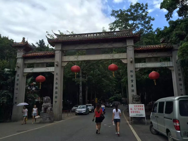 徐匯刑事律師為您講解生產(chǎn)銷售不符合標(biāo)準(zhǔn)的醫(yī)用器材罪及司法解釋