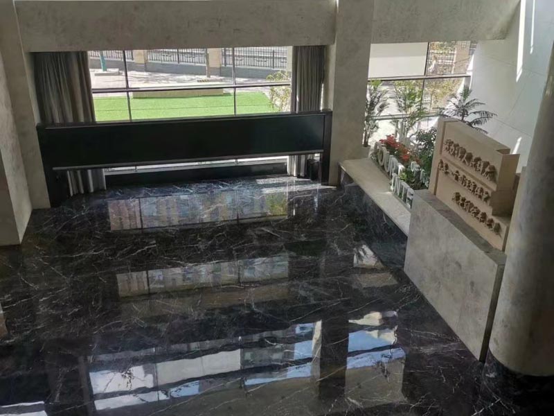 上海刑事辯護(hù)大律師來講講持槍搶劫是否屬于搶劫罪的加重情節(jié)