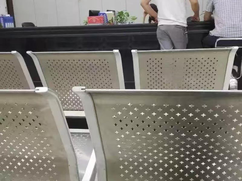 崇明刑事律師來講講清潔工掃地時(shí)將辦公室的財(cái)物拿走怎么辦