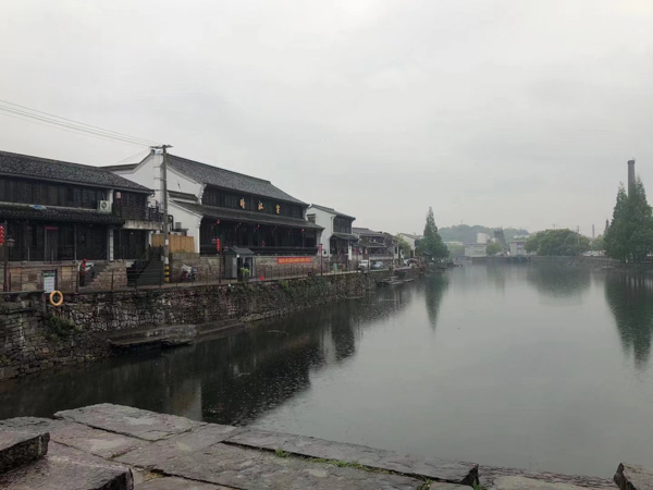 上海專業(yè)刑事辯護(hù)律師為您解答經(jīng)濟(jì)犯罪被判刑10年一般幾年出獄